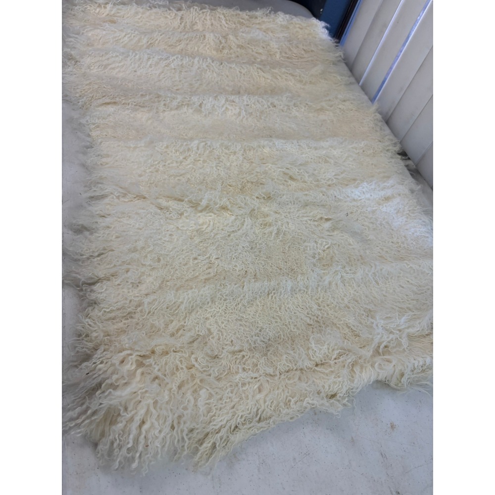 Tibetan Curly Lamb Hair Rug Throw White Ivory Sheepskin 44" x 23"